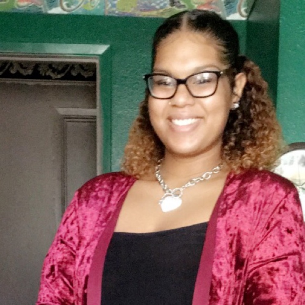 Meet your Posher, Kayna